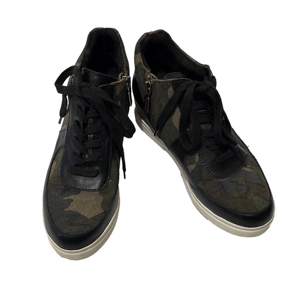 Blonde Goldy Wedge Sneakers, Size 7M, Camouflage & Black - Picture 1 of 7